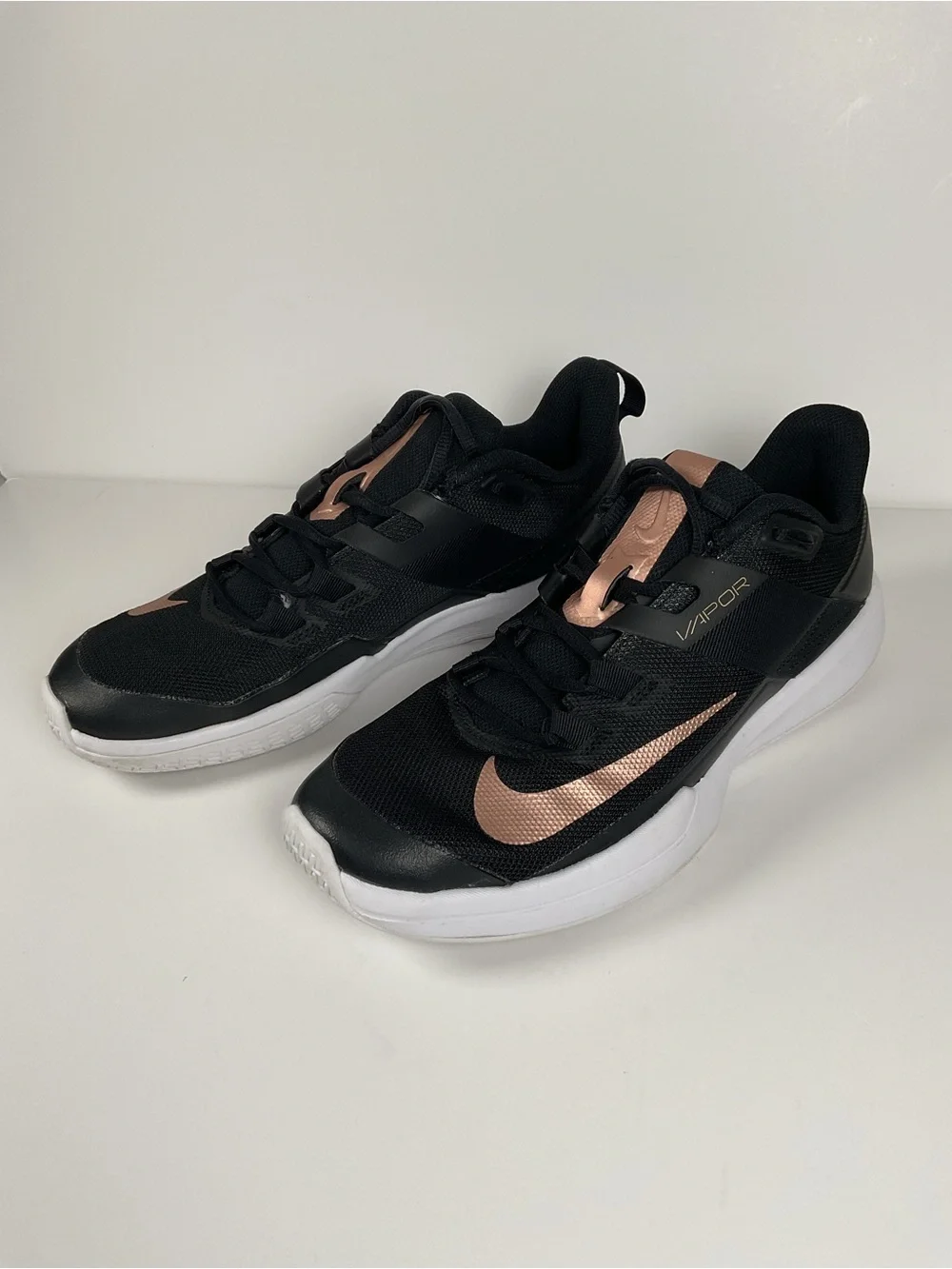 Nike Air Zoom Vapor Pro Women’s 10 Black Rose Gold Tennis Court Shoes